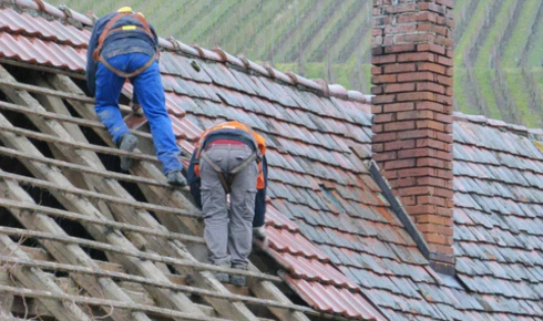 Common Mistakes Societies Make When Repairing Old Building Roofs